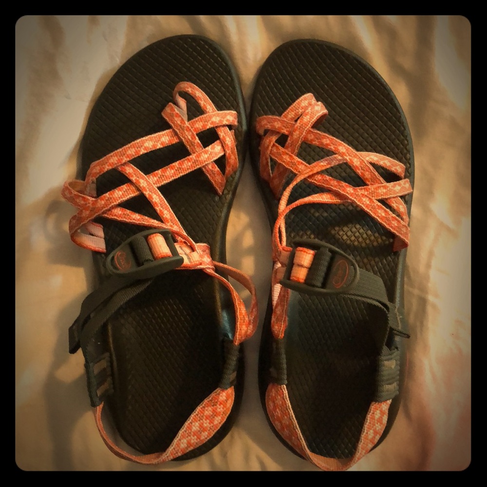 NWOT Chaco 2 strap sandals